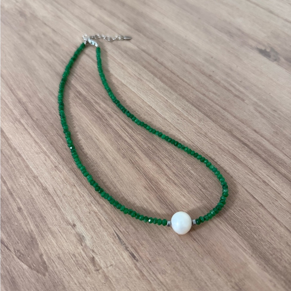 Green Beaded Necklace with White Pearl Accent